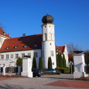 Le château de Neufahrn près de la mairie