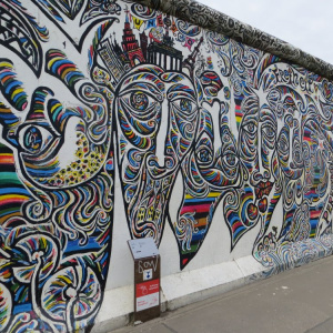 Jour 6 Berlin : l'East Side gallery - le mur côté est peint par des artistes