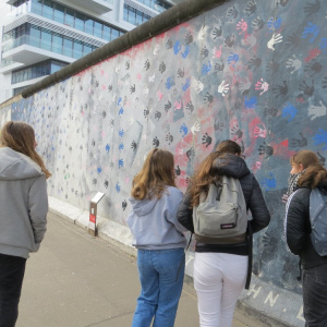 Jour 6 Berlin : l'East Side gallery - le mur côté est peint par des artistes